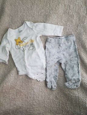 Disney White & Gray Winnie the Pooh 'Dream Big Little One' Baby One-Piece Set